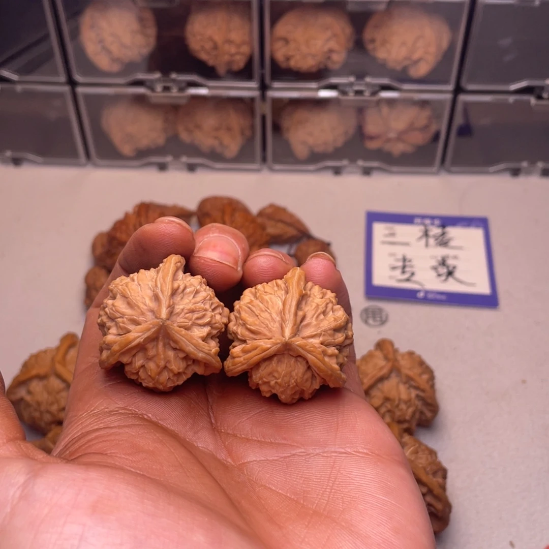 如****文玩核桃吊坠盘山