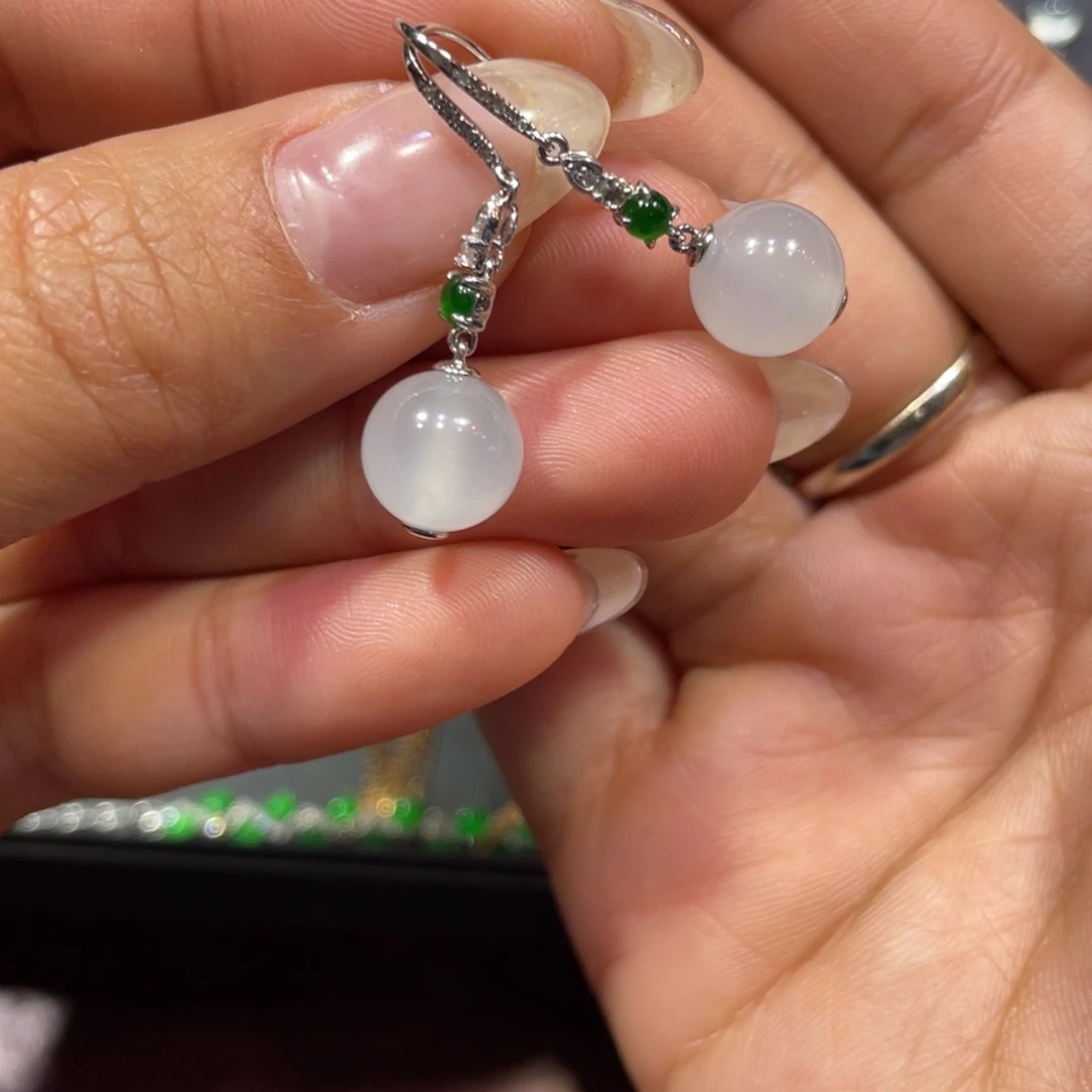 翡翠颈饰18K金镶嵌耳饰