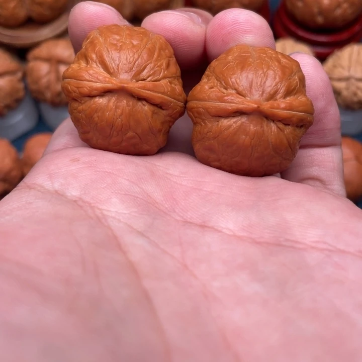 把件文玩核桃小龙珠