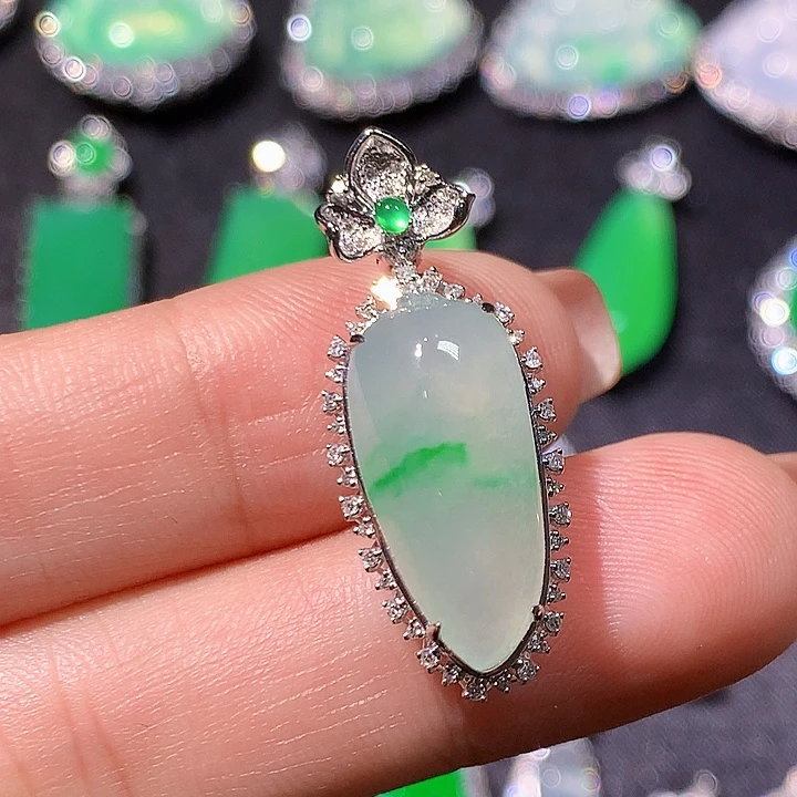 翡翠18K金镶嵌吊坠(不含链)