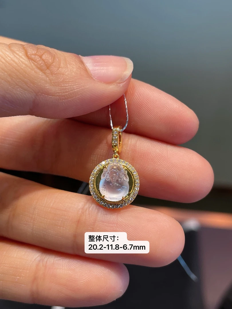 玻璃种起光起胶翡翠貔貅提溜吊坠