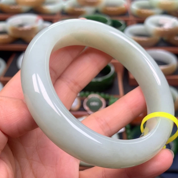 和田玉手镯未镶嵌61