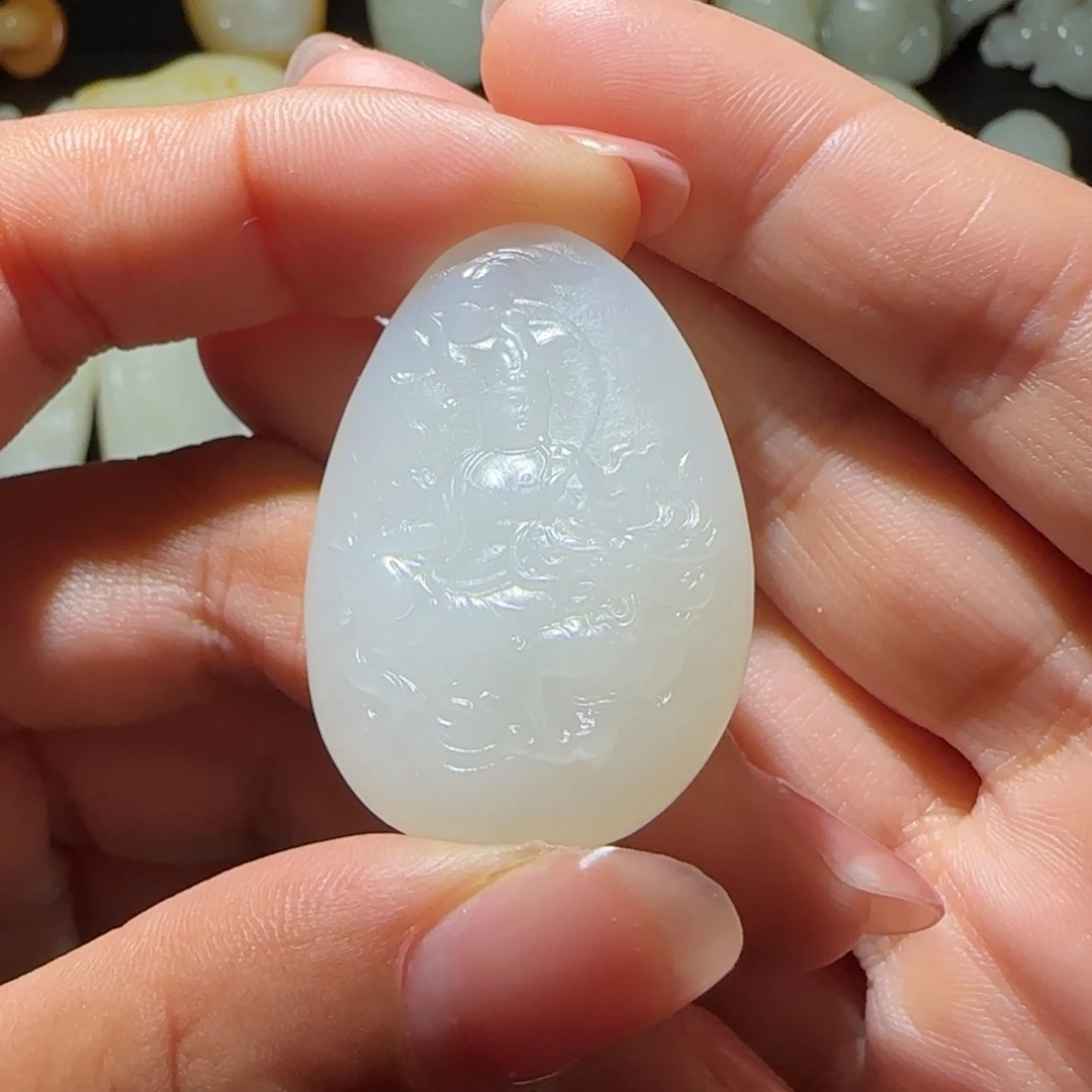 浩***空和田玉未镶嵌颈饰