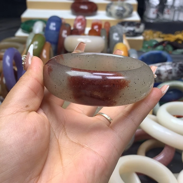 未镶嵌手镯石英质玉变*