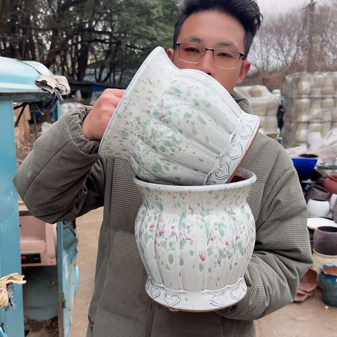 紫砂花盆口20高20（两个南瓜白色彩色