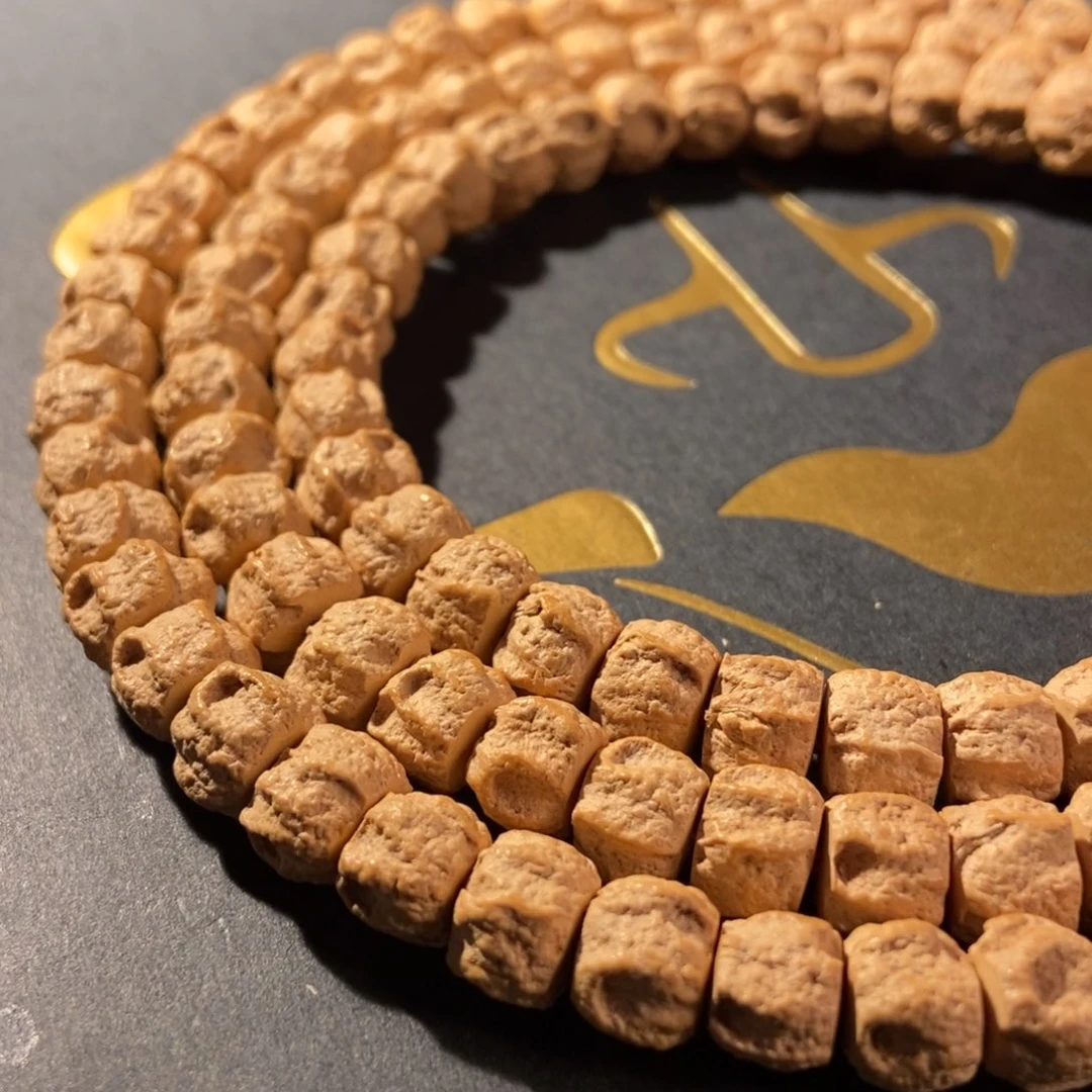 吊坠柏香籽/百香籽方程