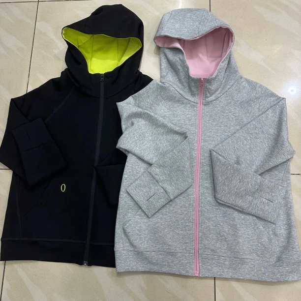 连帽修身款百搭外套～120斤～145斤左右