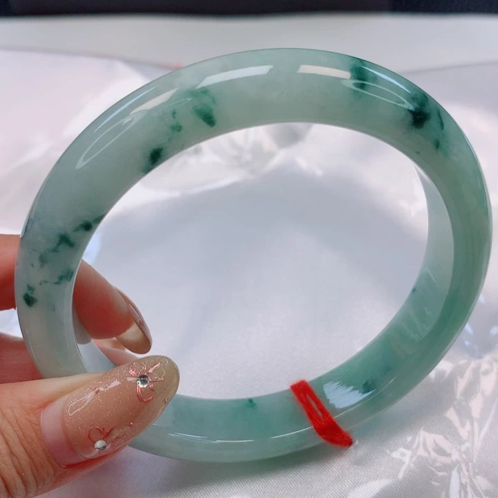 翡翠手镯未镶嵌63+圈