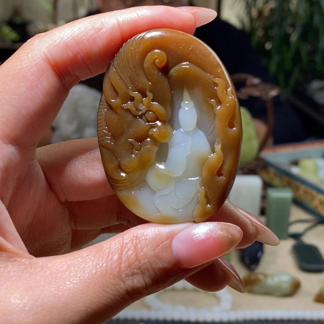 和田玉挂件未镶嵌大**事