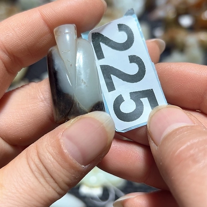 和田玉颈饰未镶嵌发*