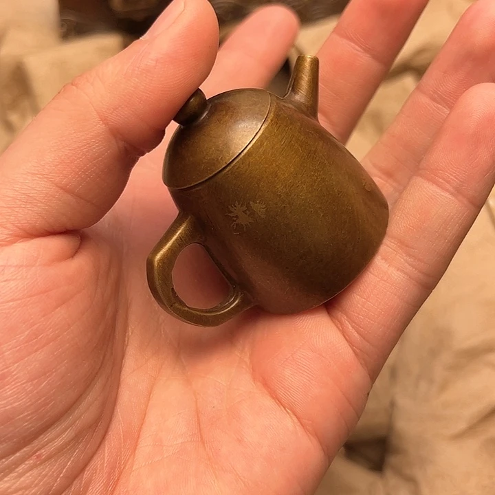 文玩铜器做工精良 The