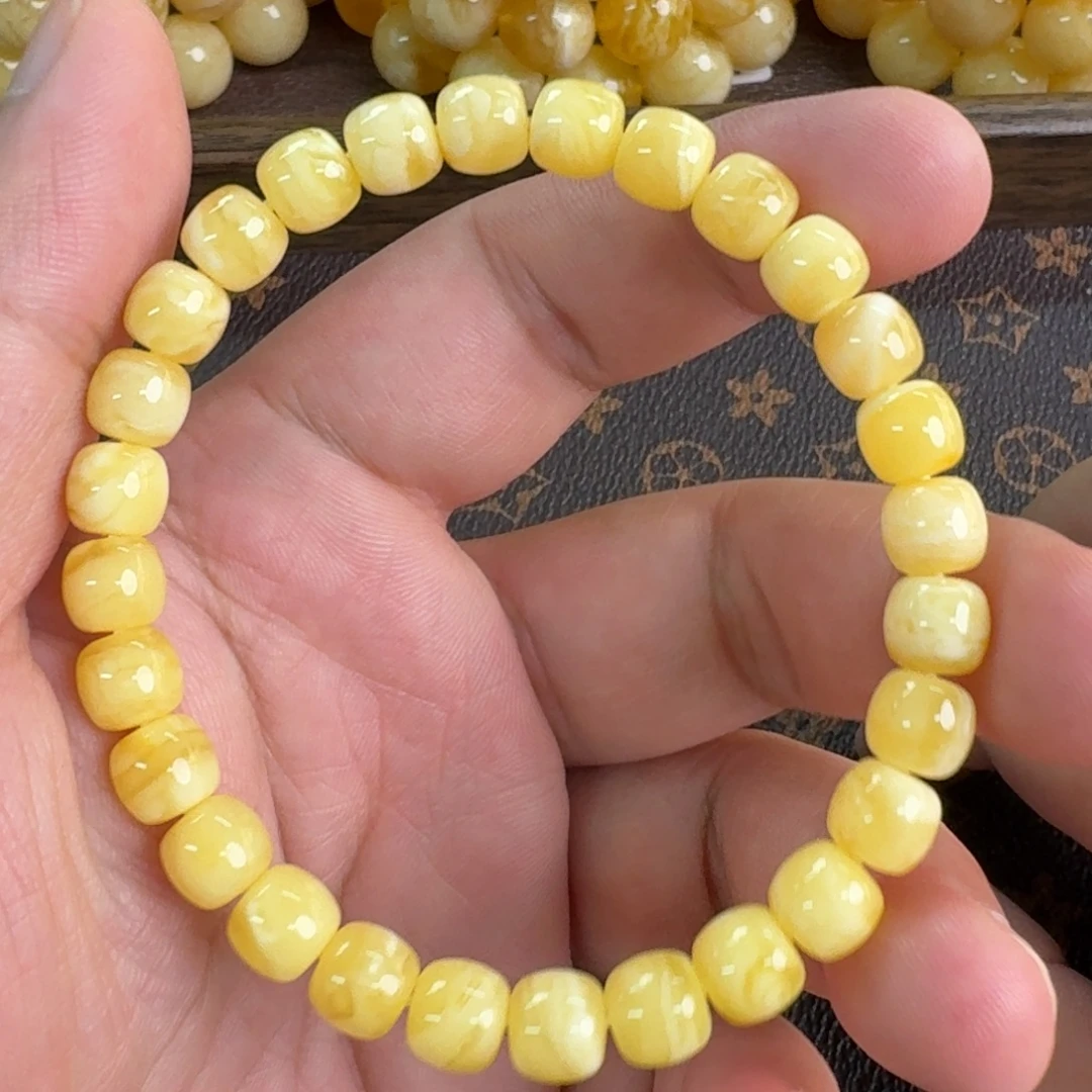 琥珀未镶嵌裸石0090000000