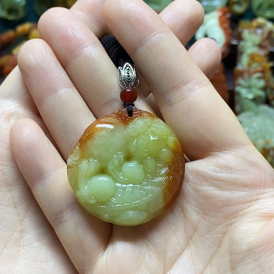 岫玉未镶嵌吊坠(赠链)