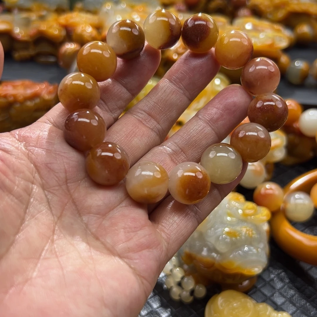 颈饰未镶嵌石英质玉