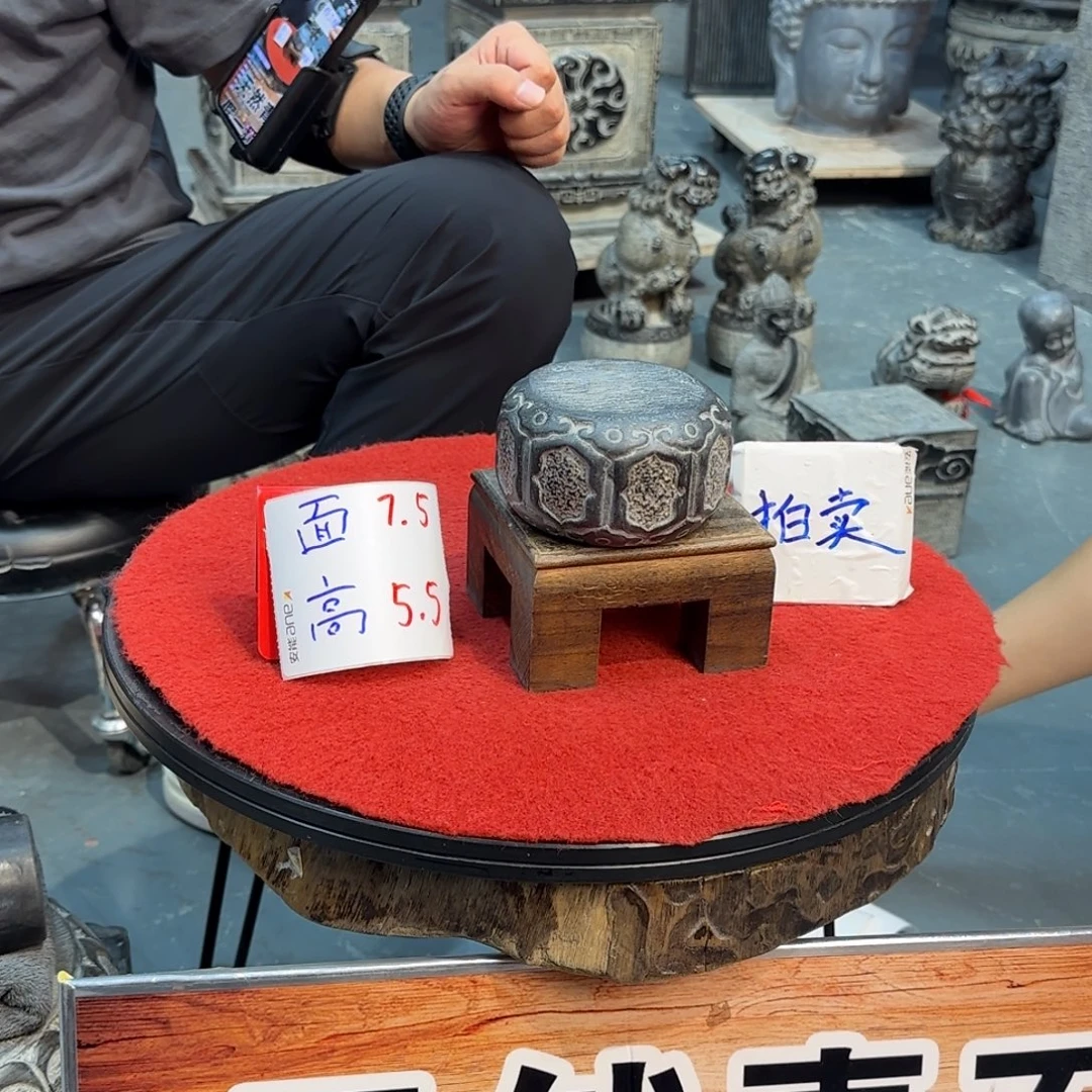 我***峰石材天然青石石雕圆青石石雕