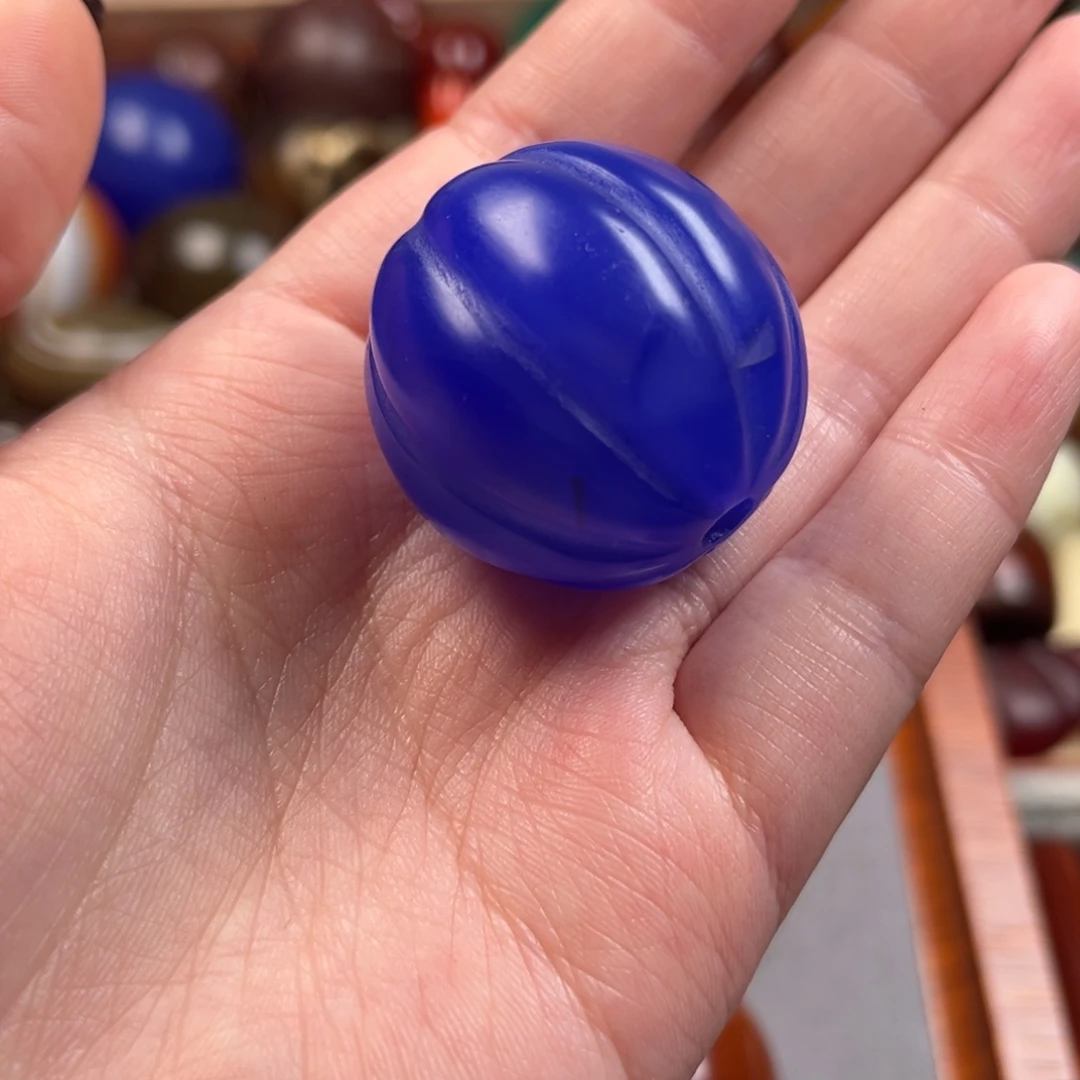 玛瑙/玉髓颈饰未镶嵌小*哥