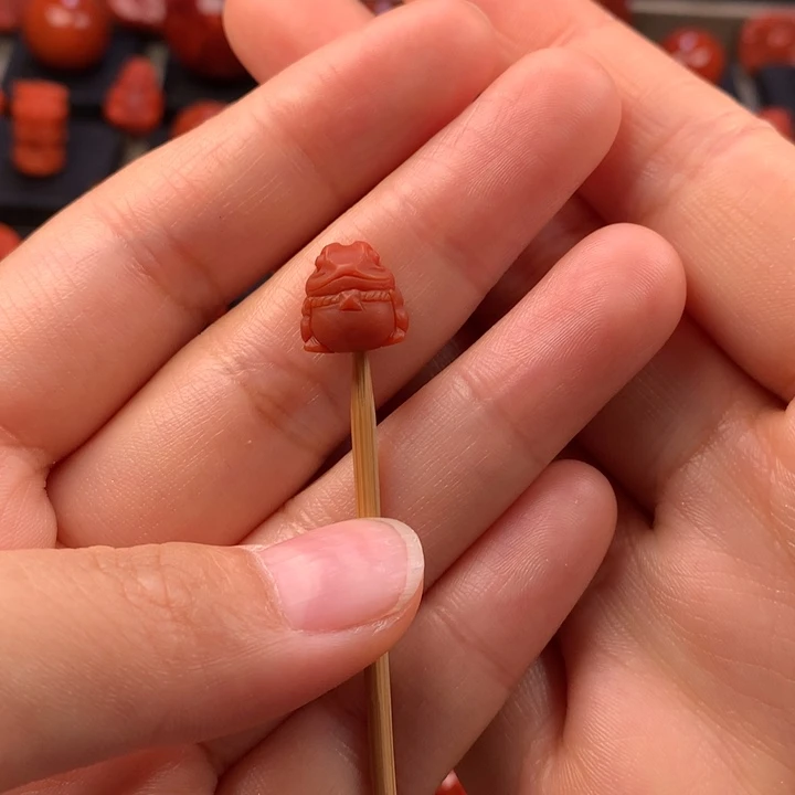 南红玛瑙未镶嵌呱呱来财10MM+