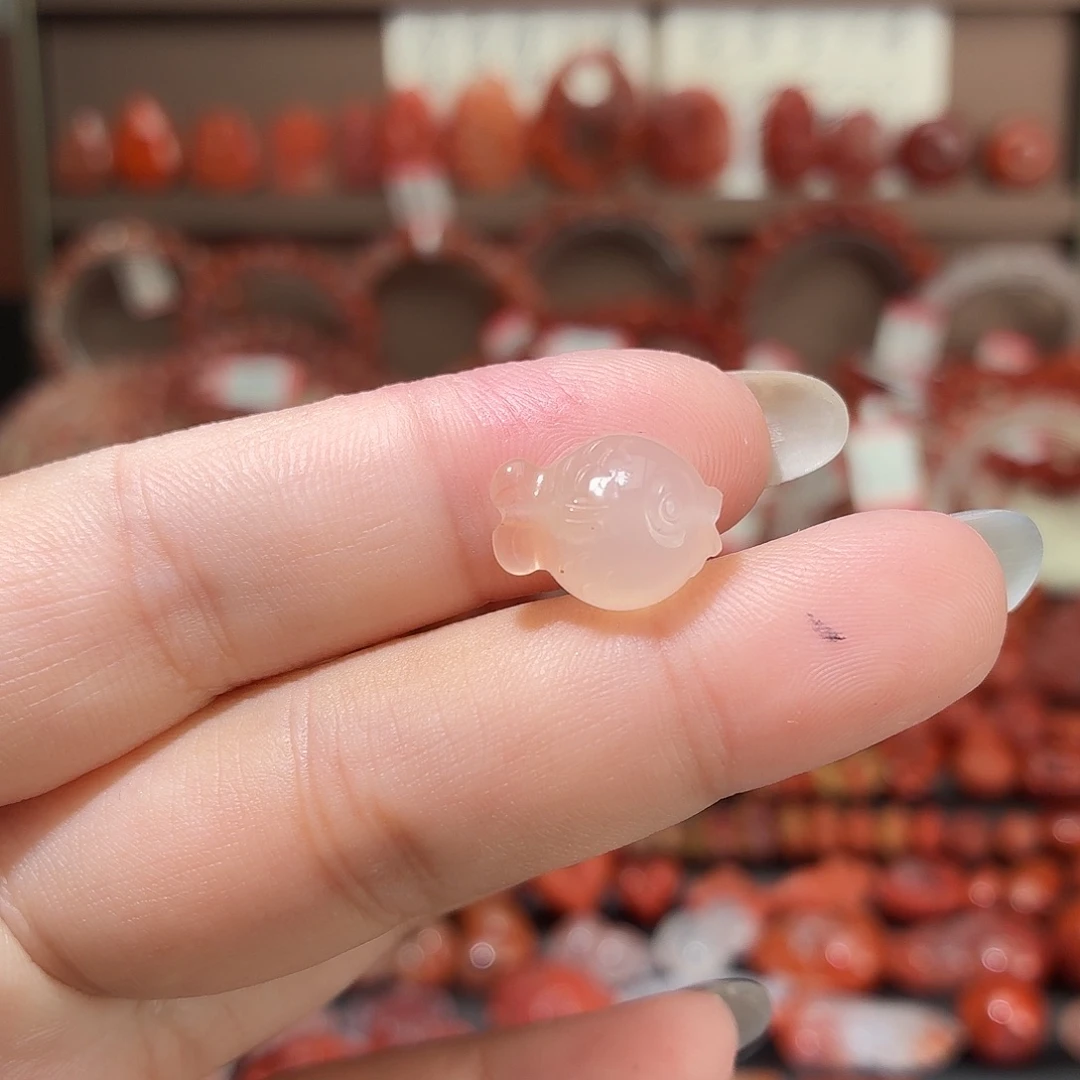 南红玛瑙未镶嵌颈饰通孔嘟嘟鱼