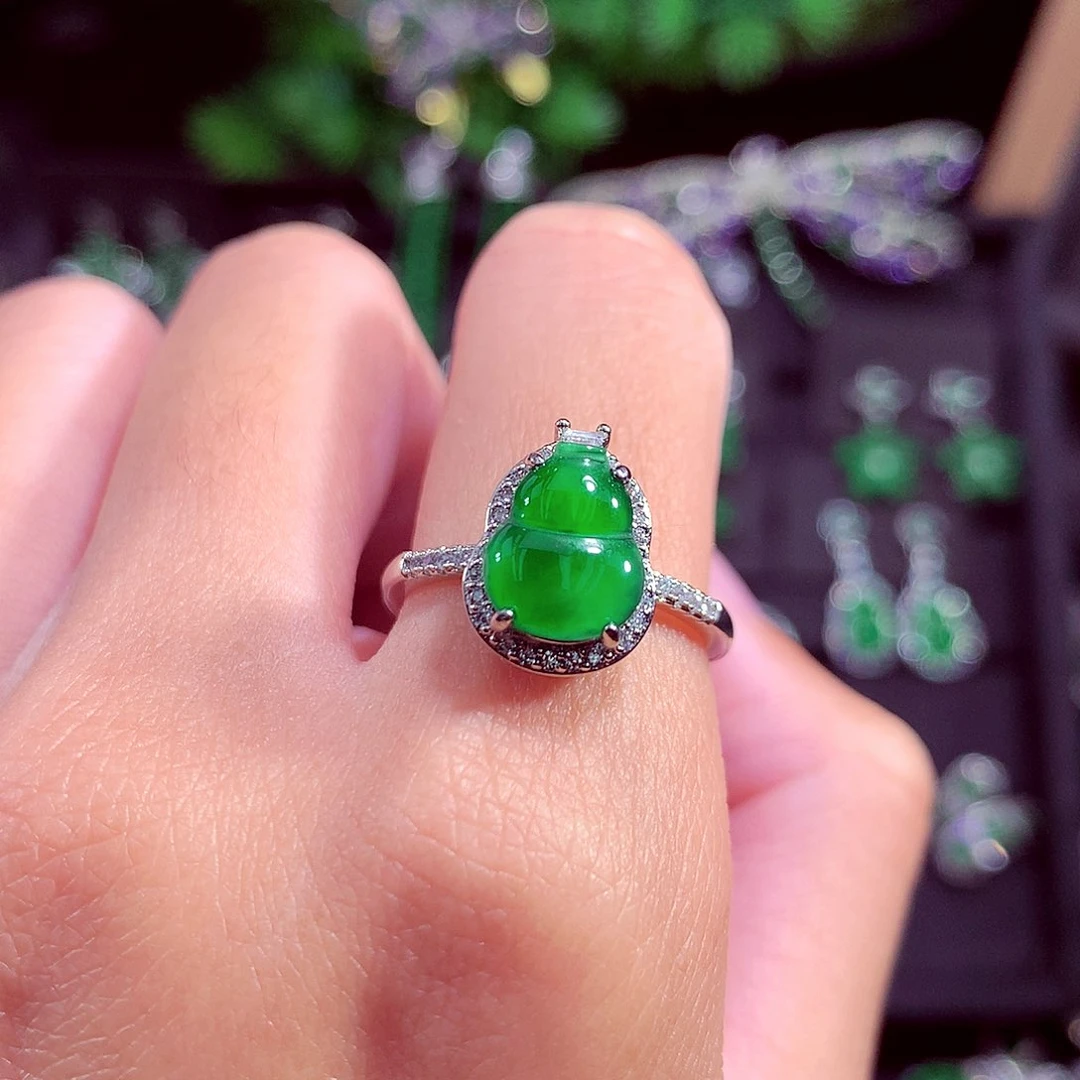 颈饰未镶嵌翡翠天然