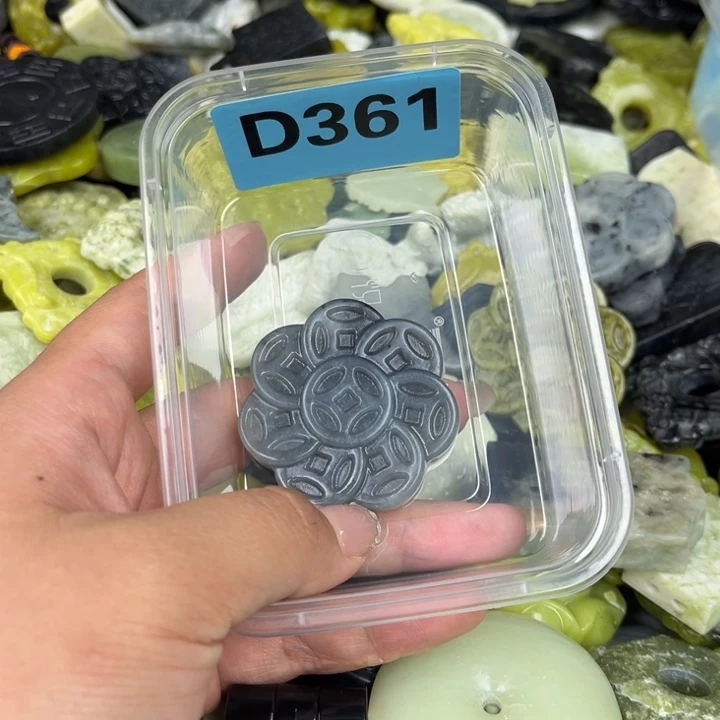 蛇纹石玉足银镀金镶嵌颈饰