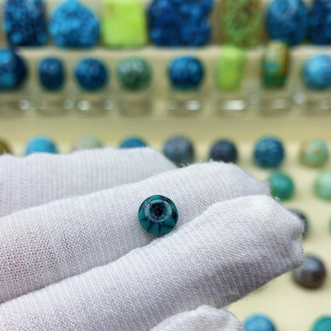 未镶嵌绿松石颈饰