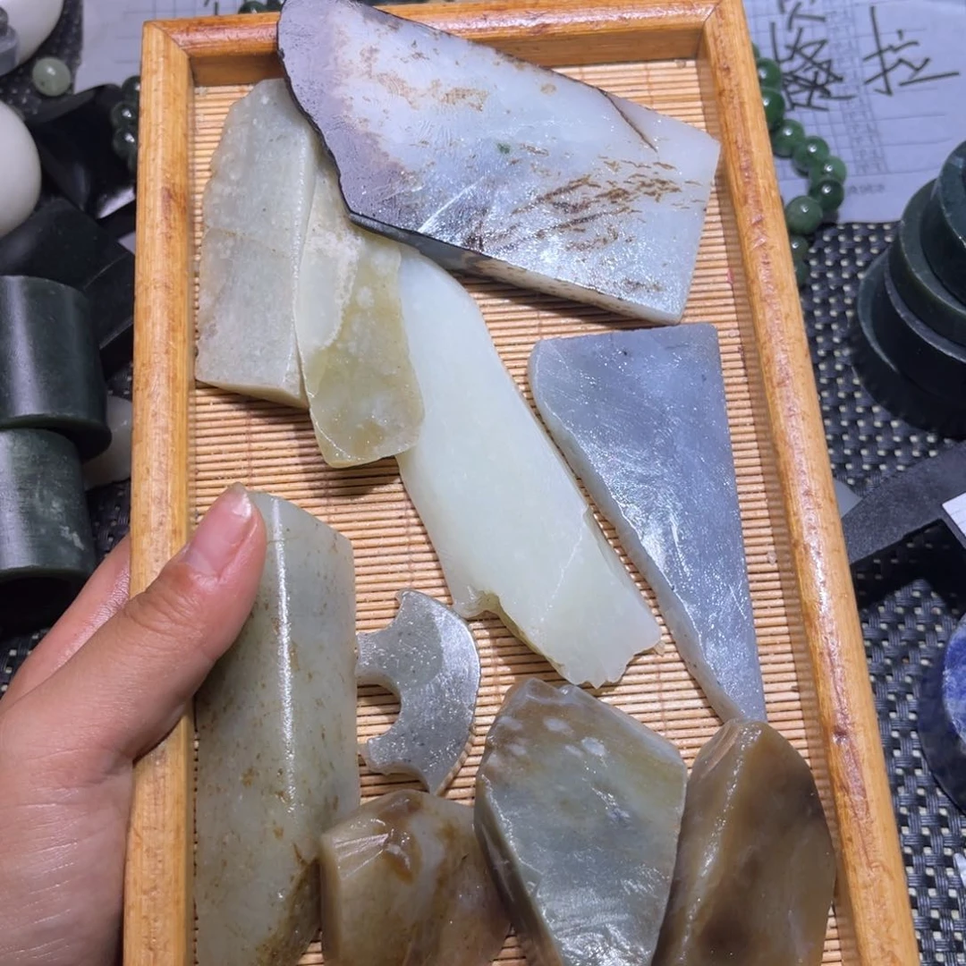 未镶嵌和田玉（子料）挂件