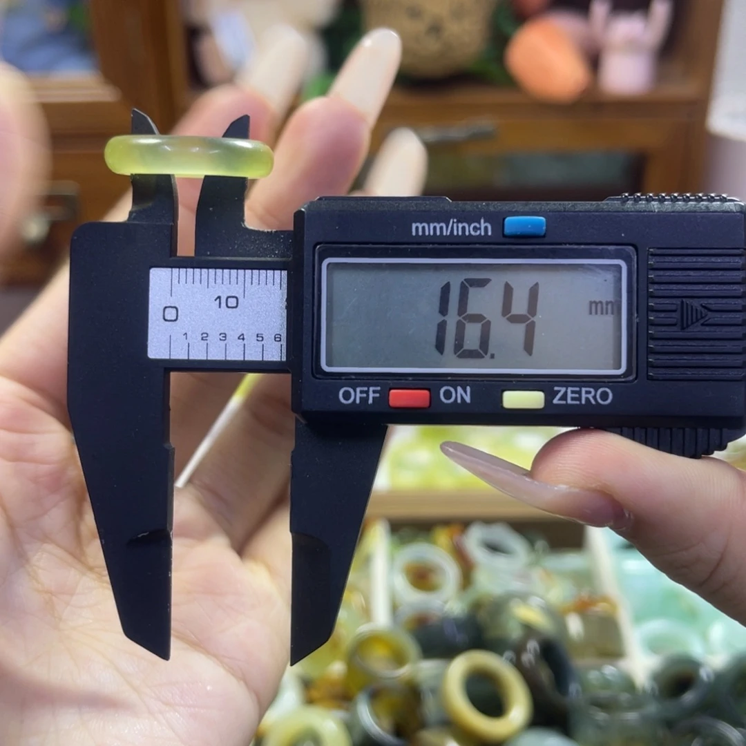 蛇纹石玉未镶嵌手镯9