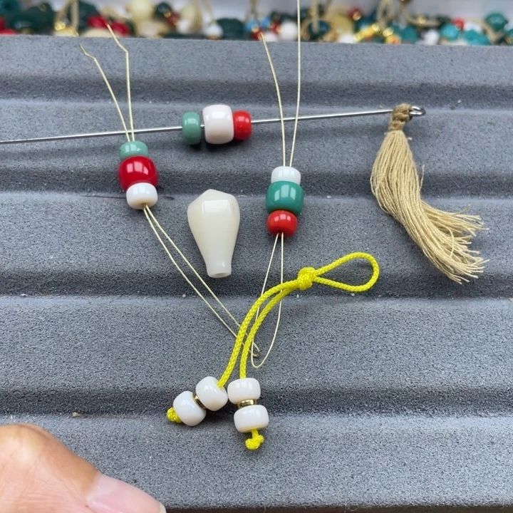 琉璃颈饰雪巴琉璃配饰珠