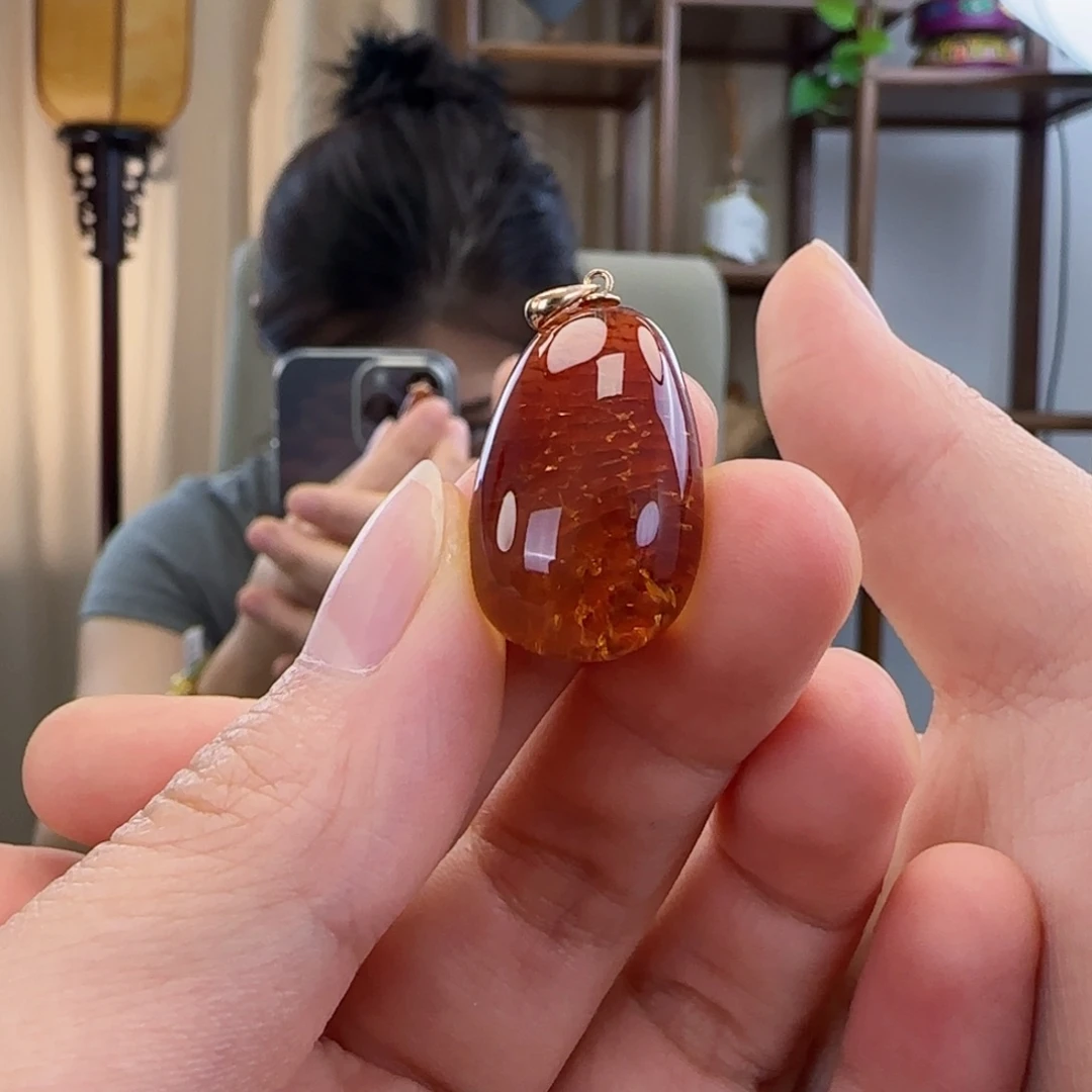 蜜蜡吊坠(不含链)18K金镶嵌