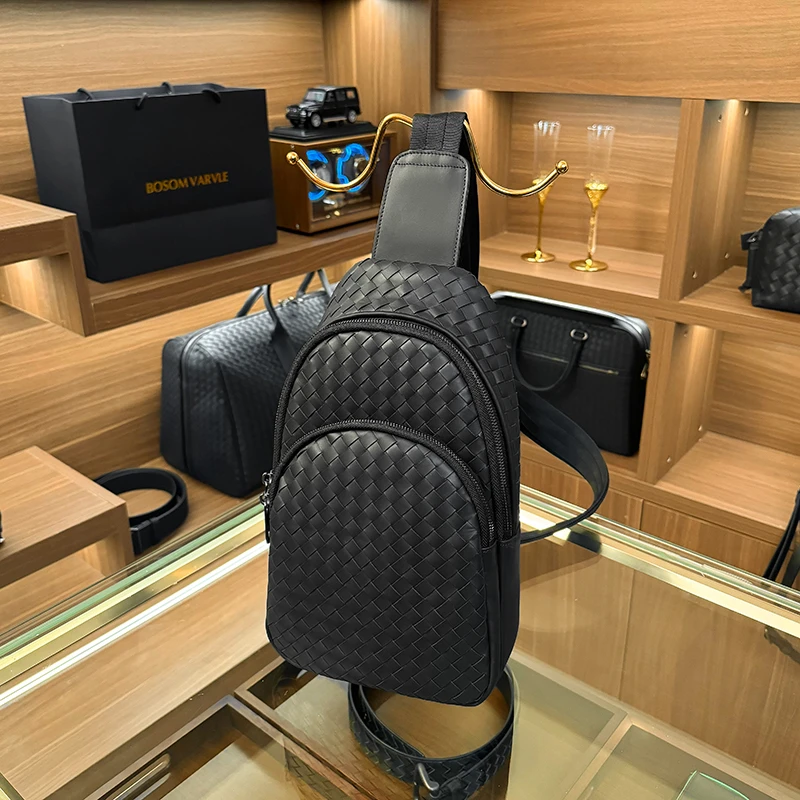 BV男款小众设计感休闲斜跨胸包手工编织轻奢高端头层牛皮单肩包男