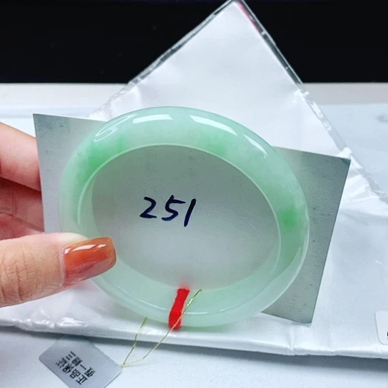 翡翠手镯未镶嵌 正圈57+