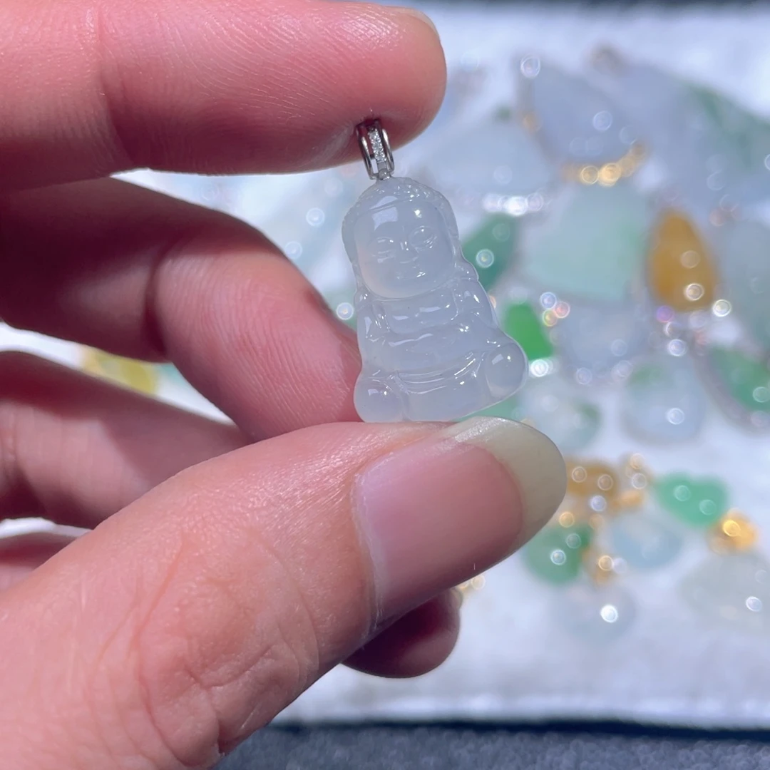 翡翠18K金镶嵌颈饰翡翠