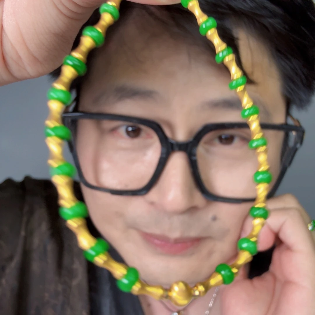 翡翠18K金镶嵌颈饰一件