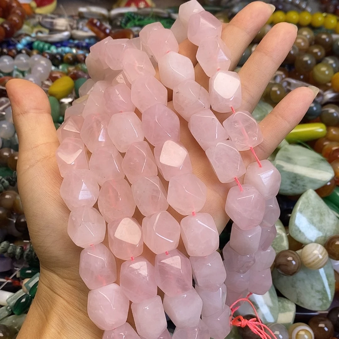 玛瑙/玉髓未镶嵌珠宝半成品粉水一条