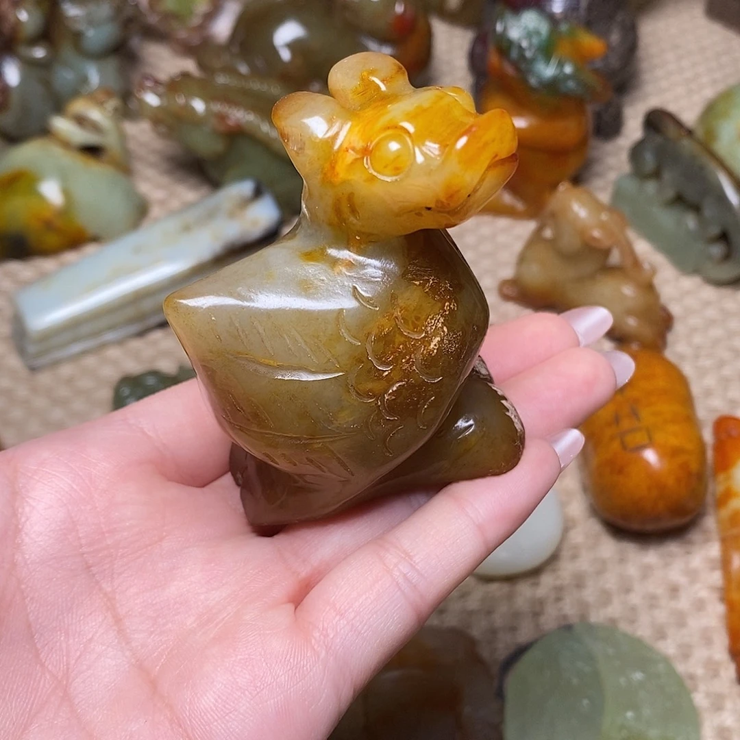 未镶嵌蛇纹石玉颈饰