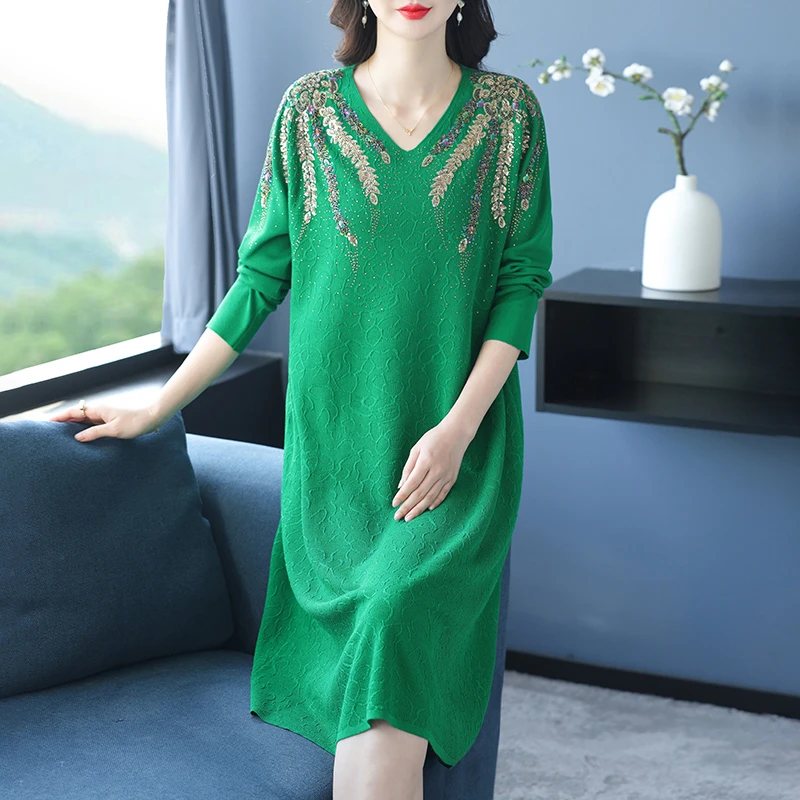 洋气特大码女装v领长袖冰丝连衣裙高端胖妈妈宽松中长款过膝裙子