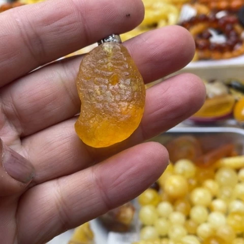 手串琥珀未镶嵌吊坠
