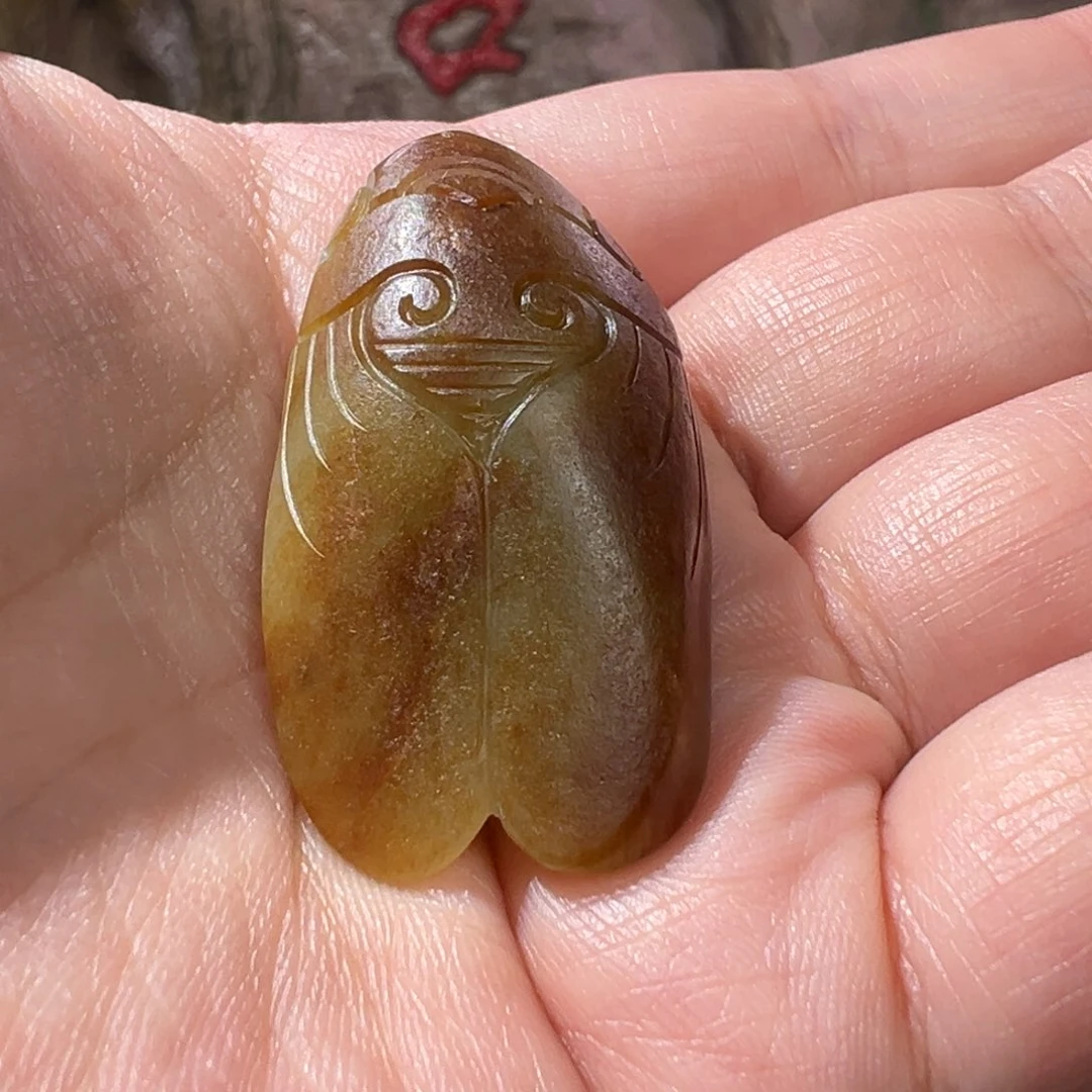 只***油和田玉未镶嵌颈饰