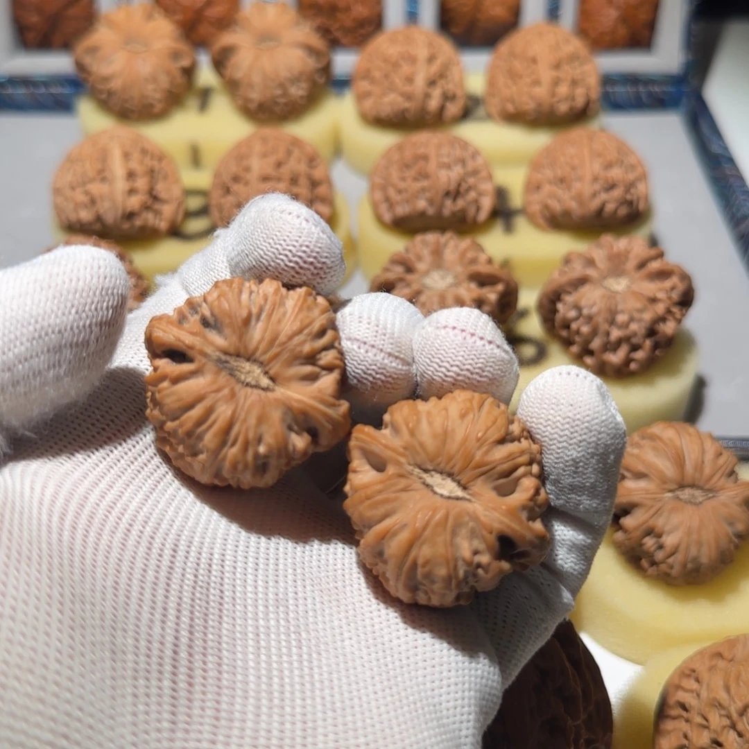 吊坠文玩核桃36.5大眼睛闷白