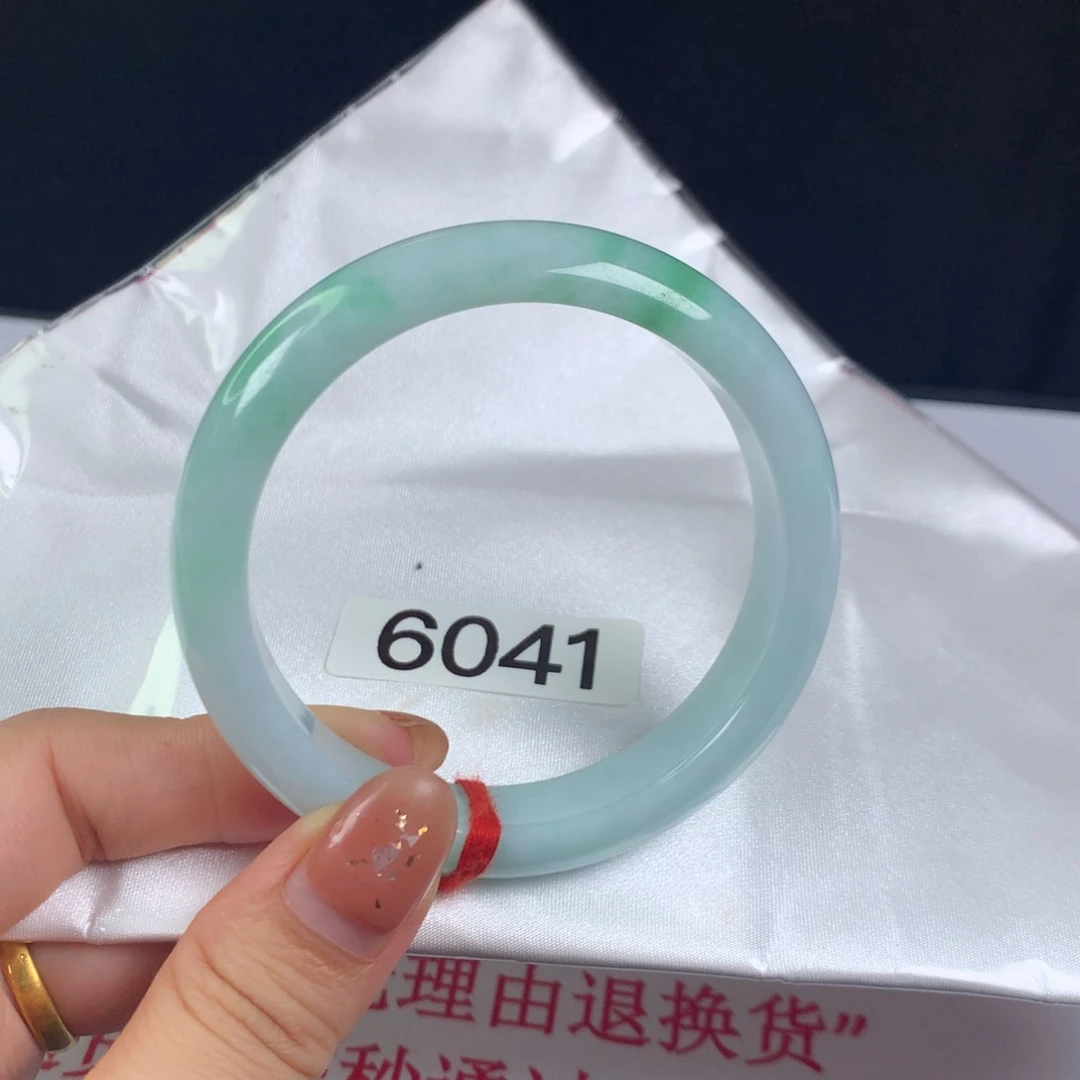 【闪购商品】翡翠手镯未镶嵌56圈
