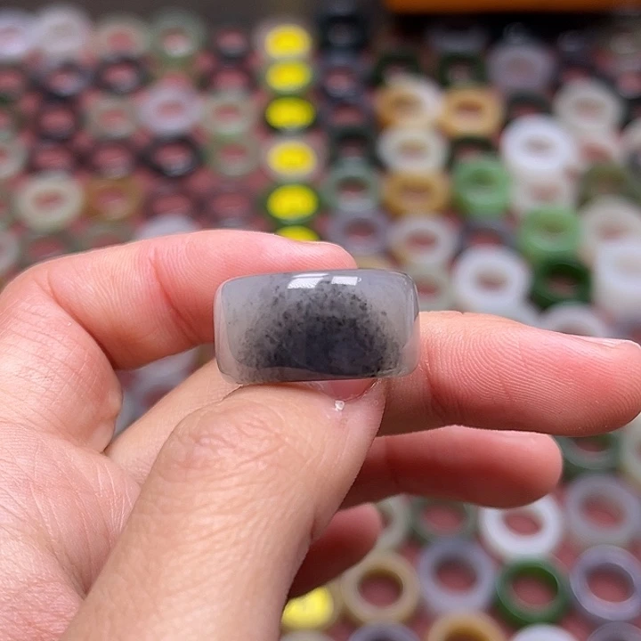 和田玉戒指未镶嵌16内径一口墨