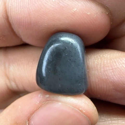 和田玉颈饰未镶嵌打孔带绳