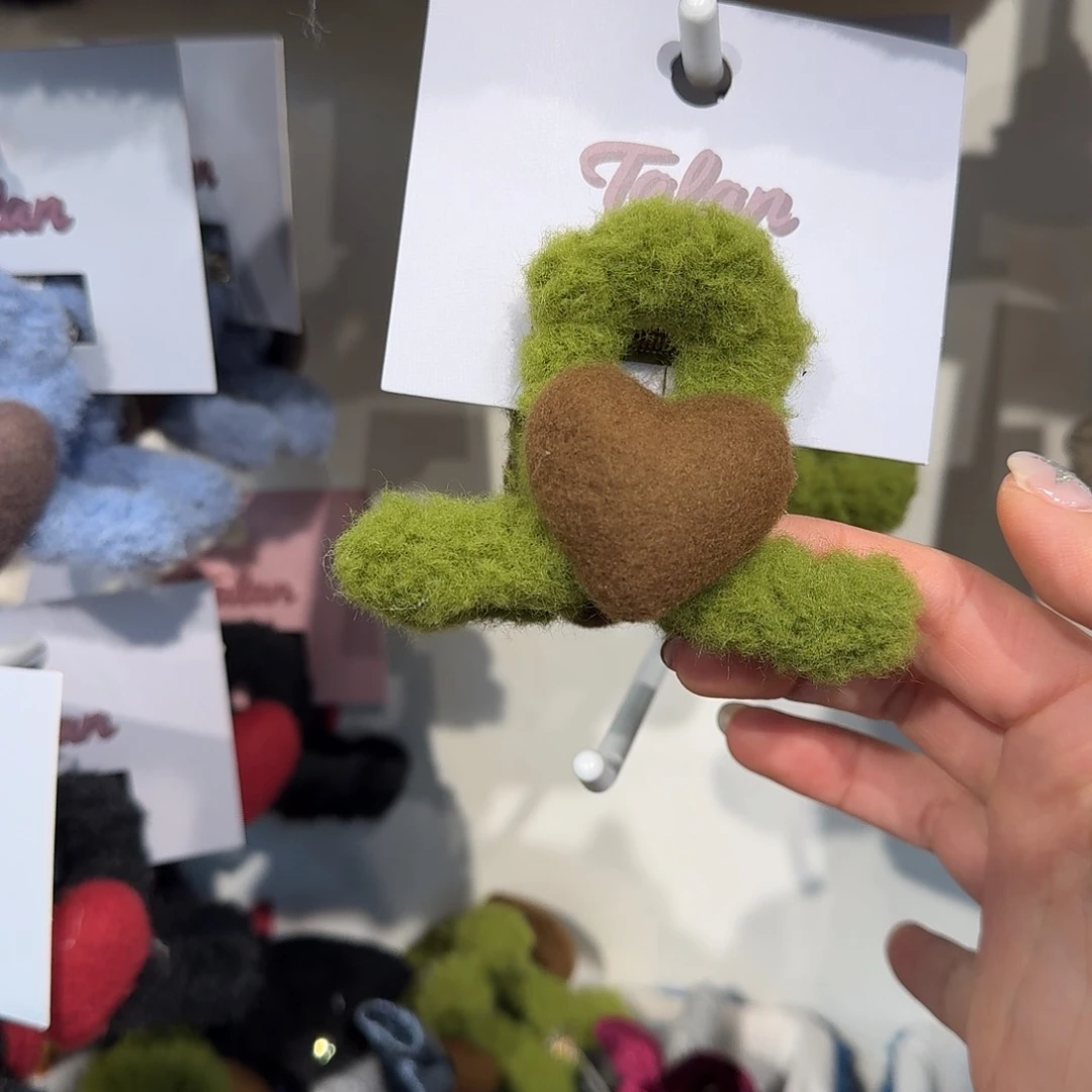 非金属布艺绿色爱心半爪