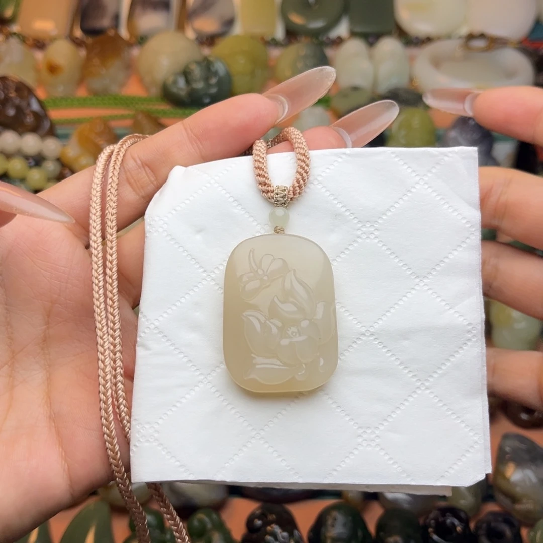 颈饰未镶嵌和田玉