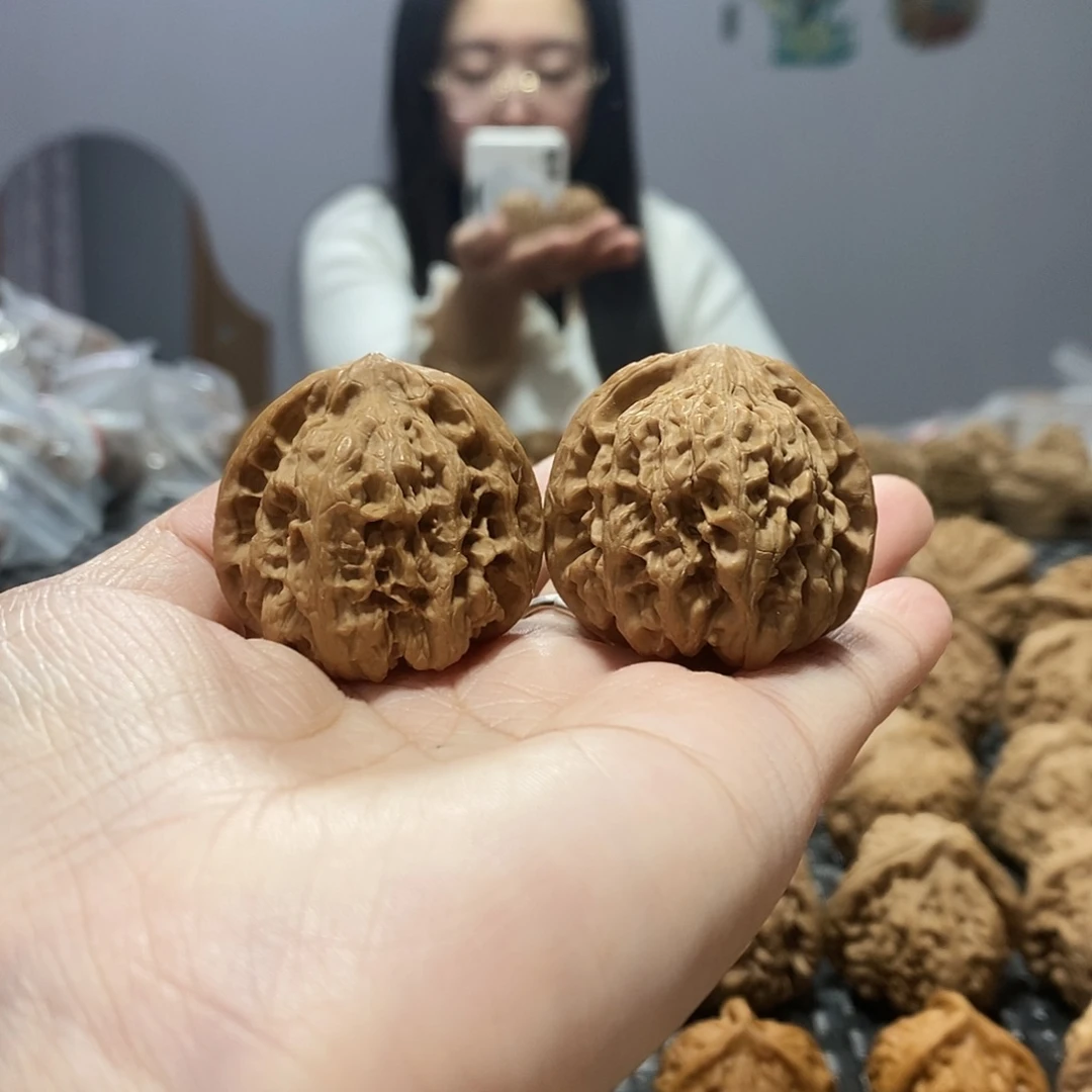 桃核吊坠 野牛 37