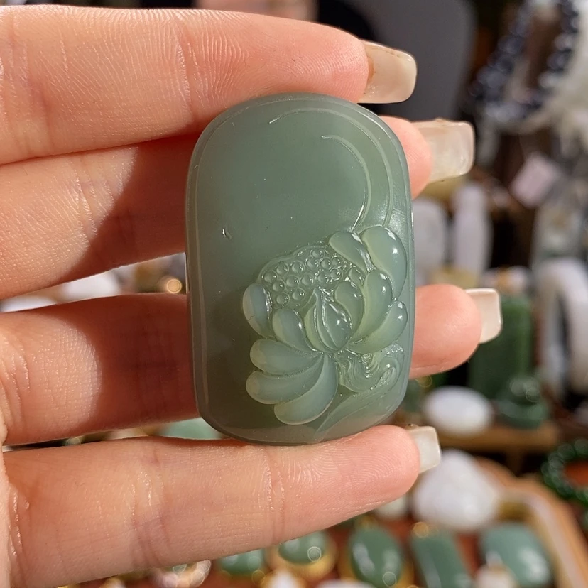 【闪购商品】吊坠(赠链)未镶嵌和田玉