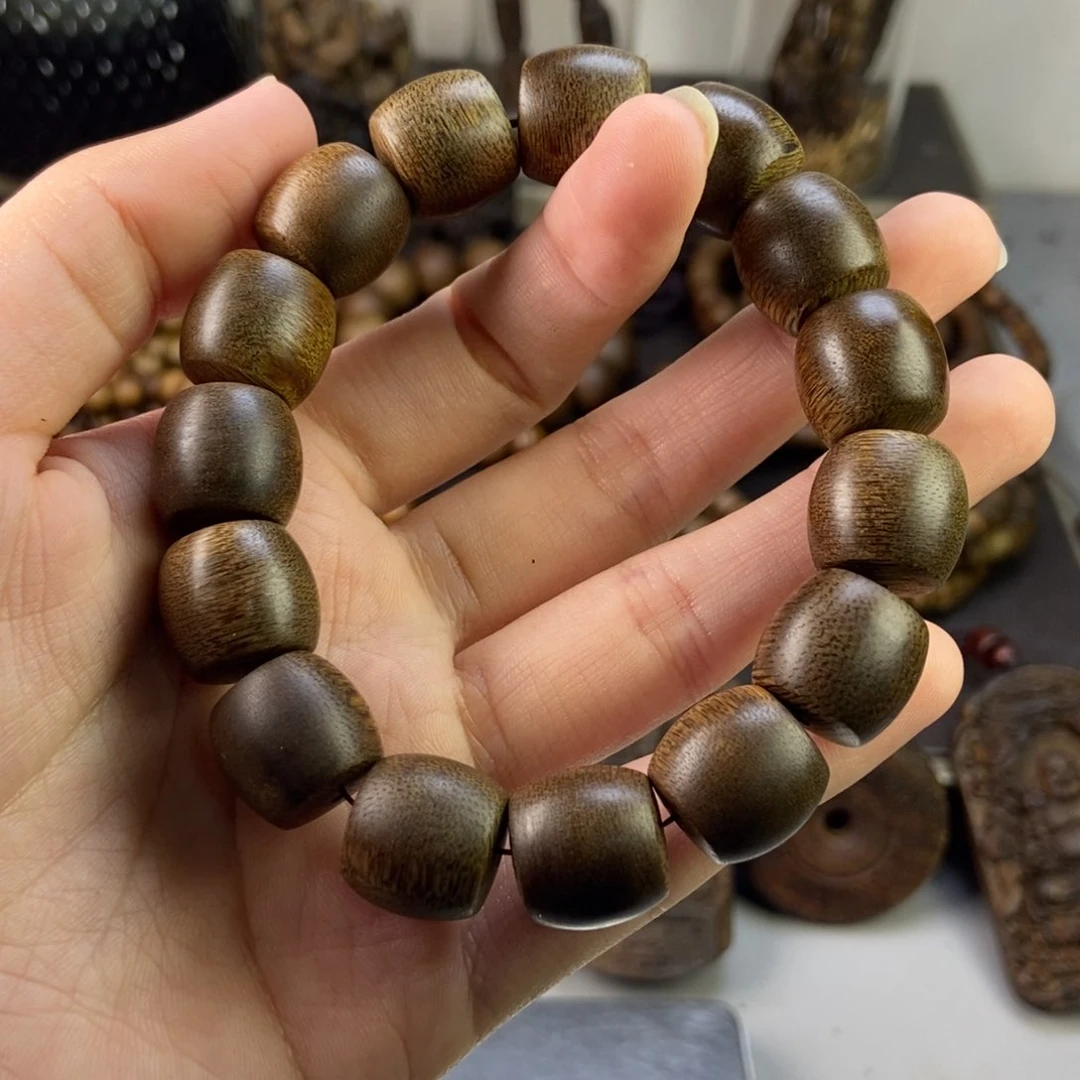 沉香手串风***人越南芽庄白