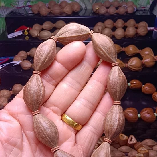 手串/手链橄榄核橄榄核手持三花铁核鸡血红老料柳叶1.7