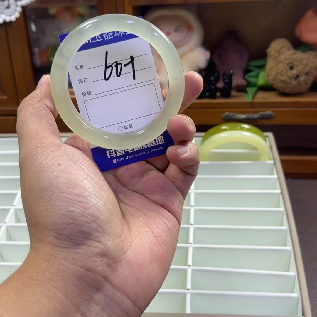 蛇纹石玉未镶嵌手镯401