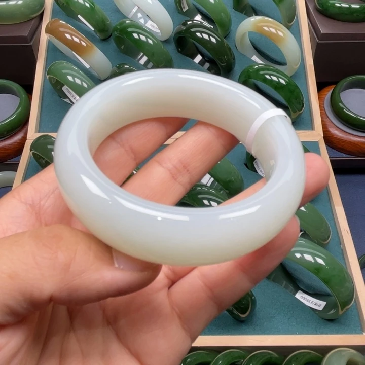 未镶嵌手镯和田玉5657
